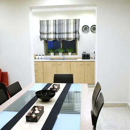 Apartment With Inviting Pool